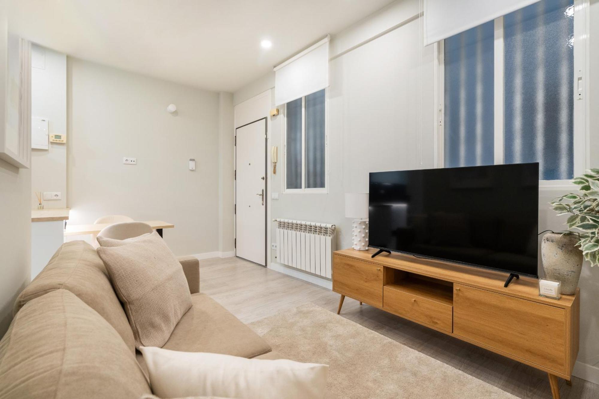 Apartamento Reformado En Metro Ibiza Alquiler Temporal — Photos 1
